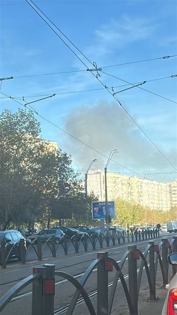 Incendiu puternic în Capitală. Mai multe persoane evacuate Incendiu puternic în Capitală. Mai multe persoane evacuate
