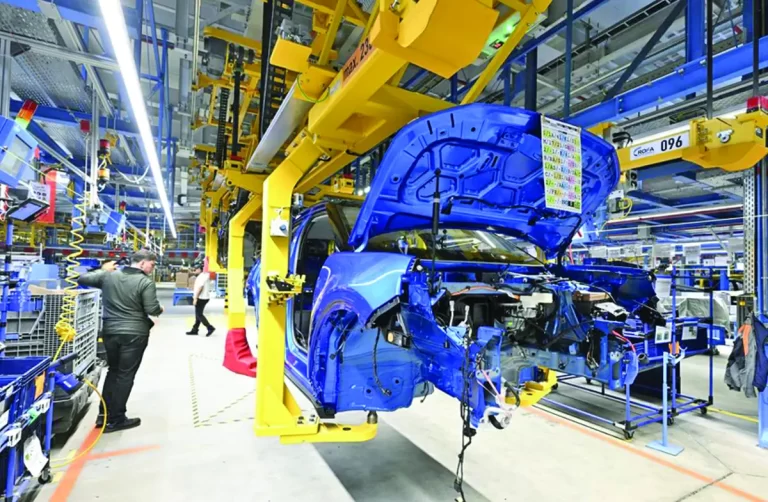 A început dezastrul. Industria din UE se prăbușește accelerat