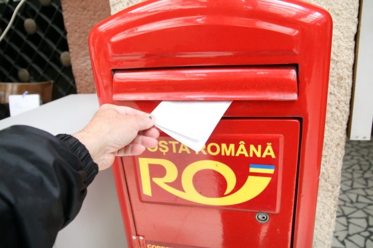 Sindicatul din Poșta Română acuză: Trecerea pensiilor pe card, un șantaj al băncilor străine