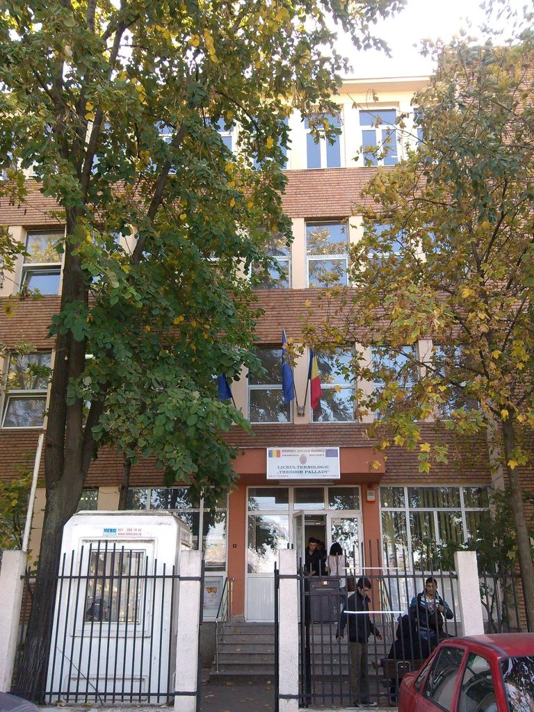 BREAKING NEWS. Liceu din București evacuat de urgență din cauza unui miros de gaze