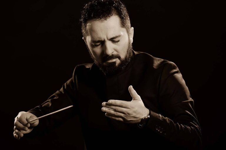 „Crăciunul Dirijorului cu Daniel Jinga” – un concert spectacol care transformă colindele într-o călătorie sonoră de la tradiție la modernitate