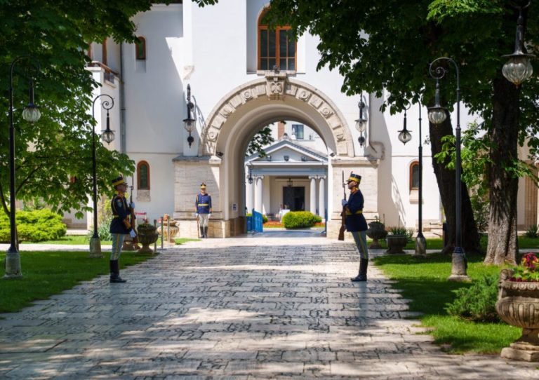 Sicriul cu rămăşiţele lui Grigore Alexandru Ghyka, ultimul domn al Moldovei, depus, duminică, la Palatul Cotroceni VIDEO