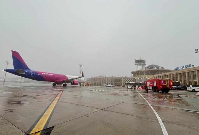 Aeroportul Băneasa își închide pistele pentru zborurile de noapte, tocmai când Guvernul a aprobat construirea unui nou terminal