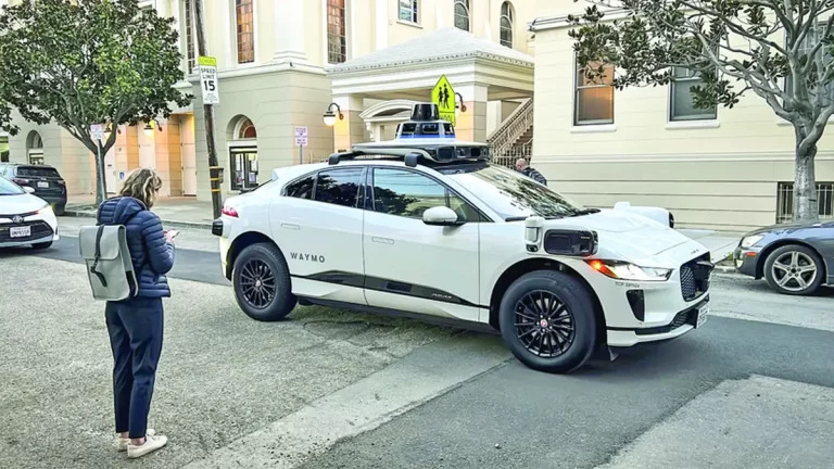 Cine va câștiga cursa robotaxi de un trilion de dolari?