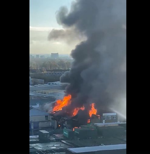 VIDEO. Incendiu puternic în vestul Londrei - Ziarul National