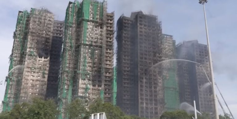 Bilanţul deceselor în urma incendiului devastator din Hong Kong se ridică la 94. „Este un dezastru” – VIDEO