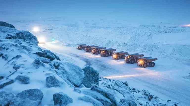 Cold gold rush: mineralele esențiale din Arctica