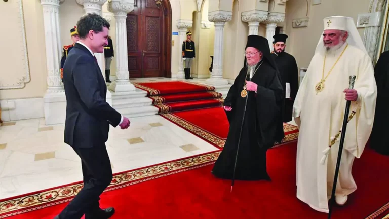 Noua Evanghelie după Nicușor: Cotroceniul și Cădelnița