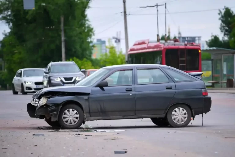 Marea țeapă la RCA. COTAR acuză: mașinile, reparate cu piese aftermarket și din dezmembrări