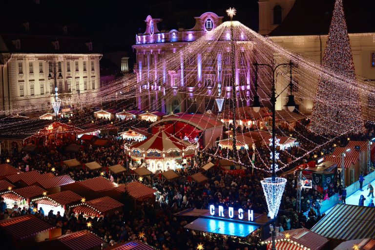 Târgul de Crăciun din Sibiu aduce magie, dar și prețuri halucinante! Cât a ajuns să coste un singur cartof