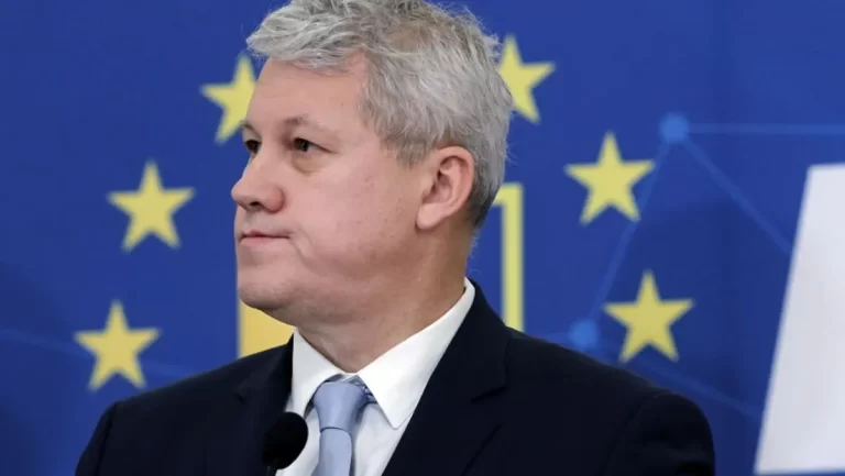 Populația, ”digitalizată” cu forța. MAI instituie taxe pentru cei care nu știu să-i acceseze platforma