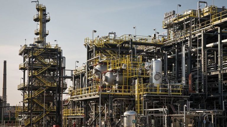 Criza apei din Prahova: Rafinăria Petrobrazi primește alimentare din surse alternative, pentru a putea funcționa