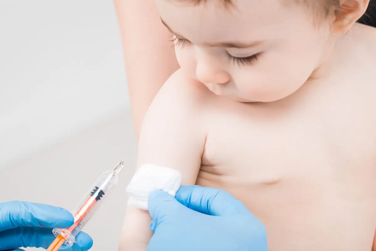 Cifre zguduitoare. Ratele tulburărilor de autism la copiii vaccinați, cu 549% mai mari decât la nevaccinați - Ziarul National