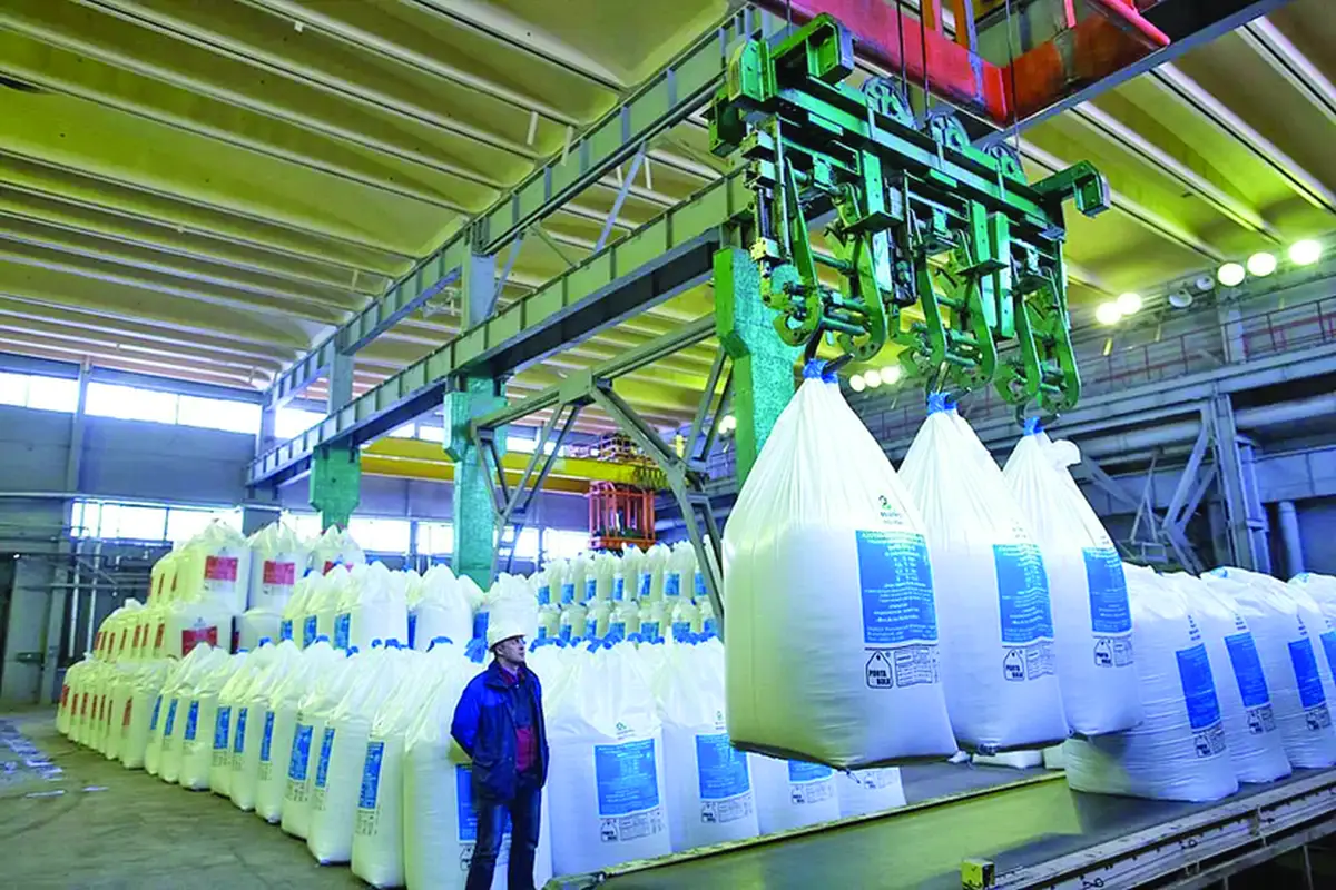 UE renunță la gazele rusești, dar cumpără îngrășăminte rusești fabricate cu ajutorul gazelor - Ziarul National