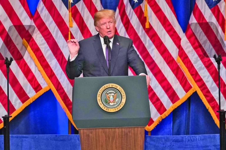 Liderii europeni nu trebuie să se plângă de ”trădarea americană”