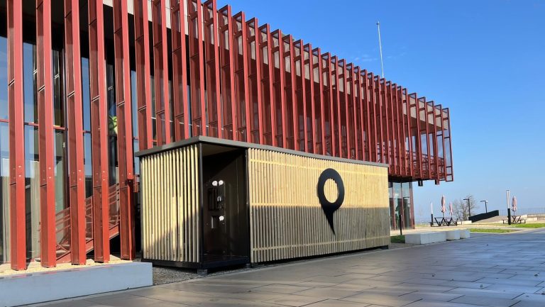 S-a deschis primul magazin robotizat din România. Unde se află şi cum funcționează afacerea care nu are nevoie de angajaţi umani