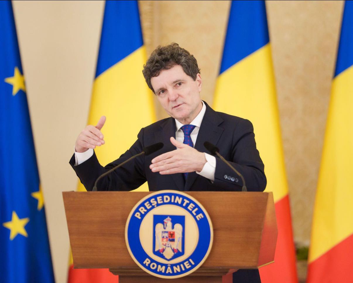 Cum a „parat” Nicușor Dan o întrebare despre șefia MApN, după scandalul ce a dus la demisia lui Moșteanu: „Haideți să nu stricăm sărbătoarea națională!” – VIDEO - Ziarul National