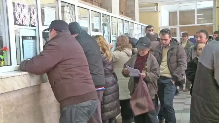 Primăriile, șantajate să majoreze impozitele. Guvernul le lasă fără bani