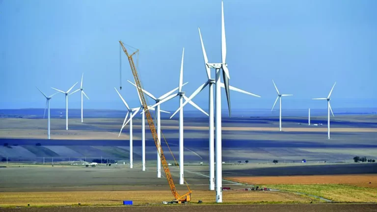 Capcana eolienelor. Vântul s-a oprit exact când a crescut consumul. Se importă major