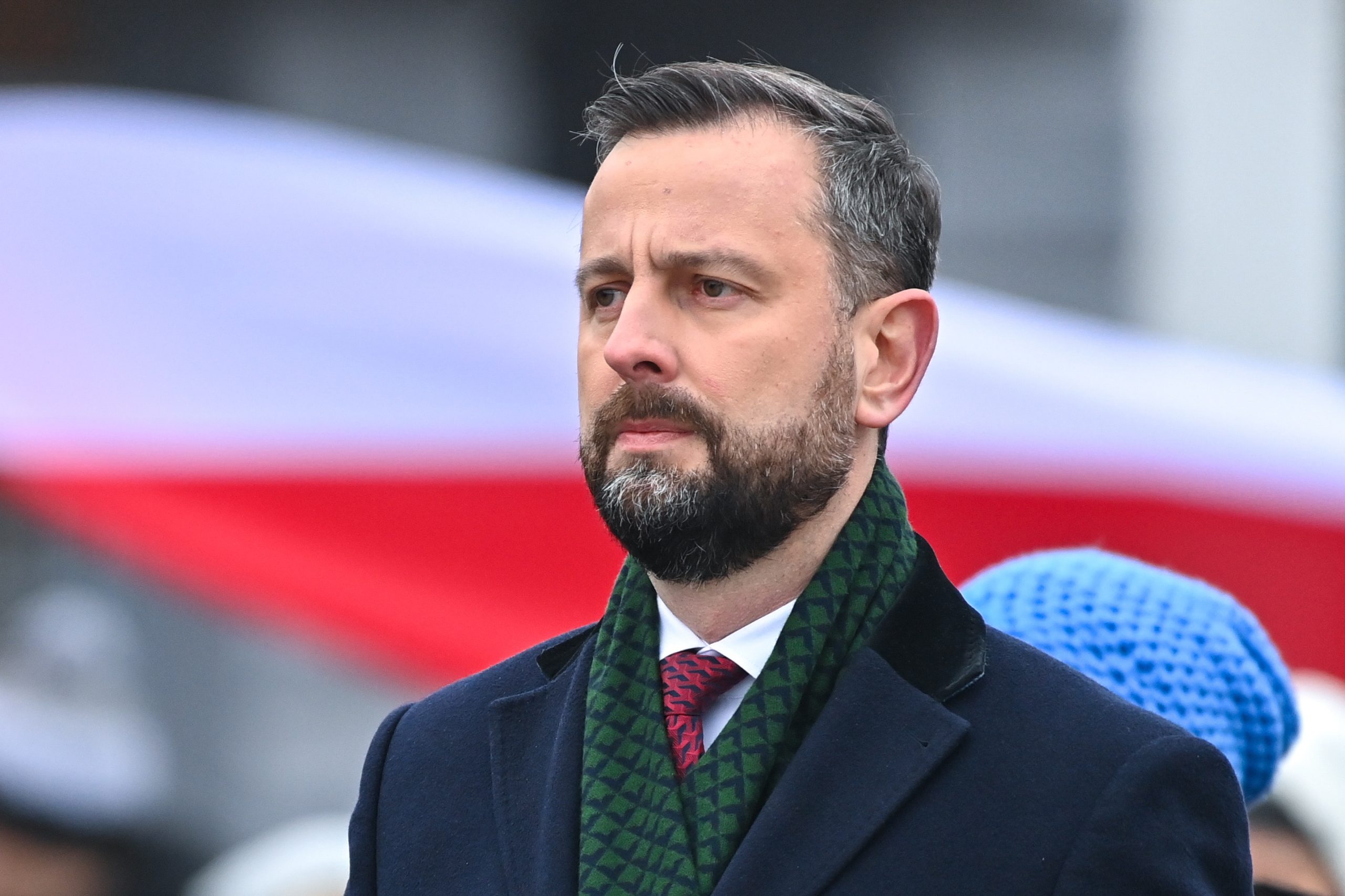 Europa vrea să se înarmeze până-n dinţi, de frica lui Putin. Ministrul polonez al Apărării: “Trebuie să creăm o bancă pentru bombe” - Ziarul National