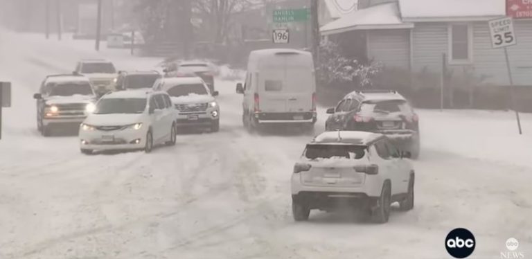 Furtună puternică de zăpadă în nord-estul SUA: școli închise, trafic rutier perturbat – VIDEO