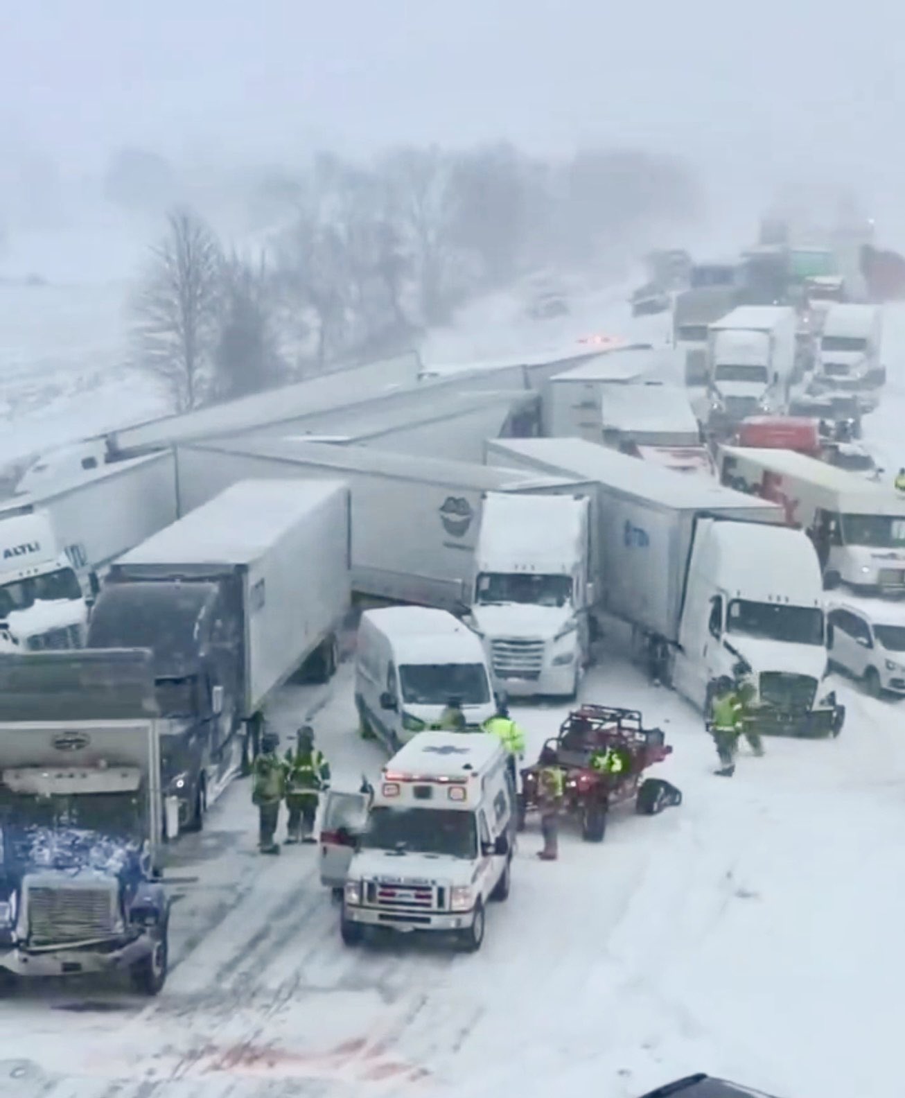 Carambol uriaș pe o autostradă din SUA: Peste 100 de autovehicule implicate în accidentul în lanț – VIDEO - Ziarul National