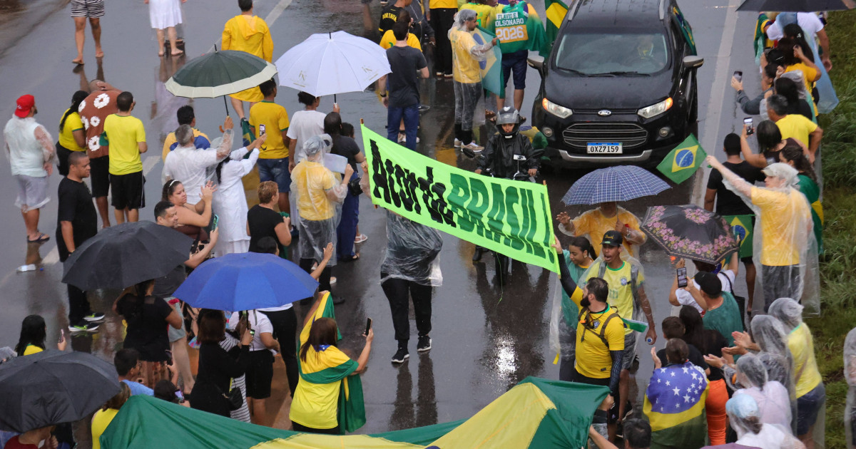 VIDEO Momentul în care fanii lui Bolsonaro sunt loviți de fulger, la un miting. Aproape 100 de răniți - Ziarul National