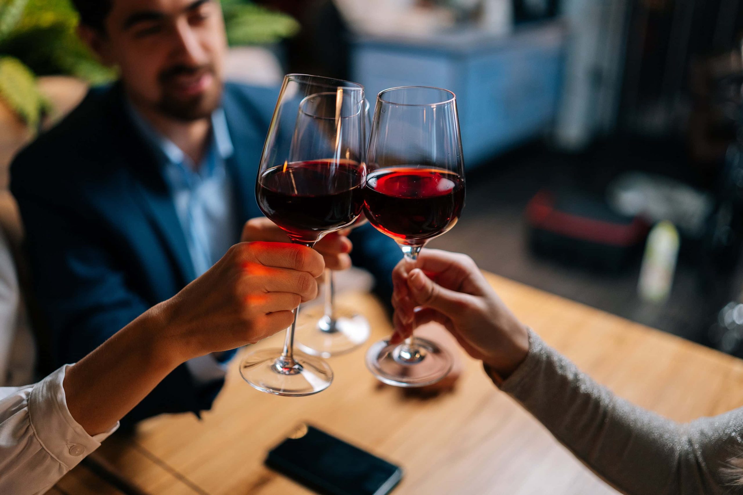 Republica Moldova, în topul țărilor cu cel mai mare consum de alcool din lume. Pe ce loc se află România - Ziarul National