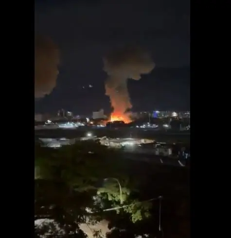 BREAKING NEWS. Explozii puternice la Caracas- VIDEO/Update. Trump confirmă atacul SUA în Venezuela, susținând că Maduro „a fost capturat” şi scos din ţară - Ziarul National BREAKING NEWS. Explozii puternice la Caracas- VIDEO/Update. Trump confirmă atacul SUA în Venezuela, susținând că Maduro „a fost capturat” şi scos din ţară - Ziarul National