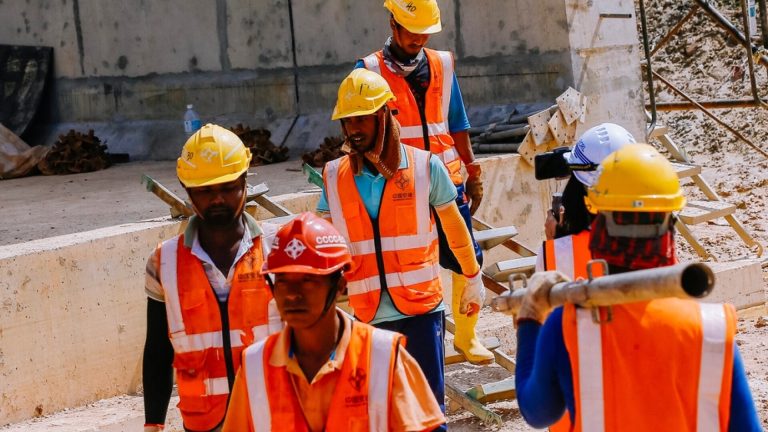 Sectoarele de activitate în care România duce lipsă de angajaţi. Pentru aceste domenii suntem nevoiţi să importăm forţă de muncă din Asia