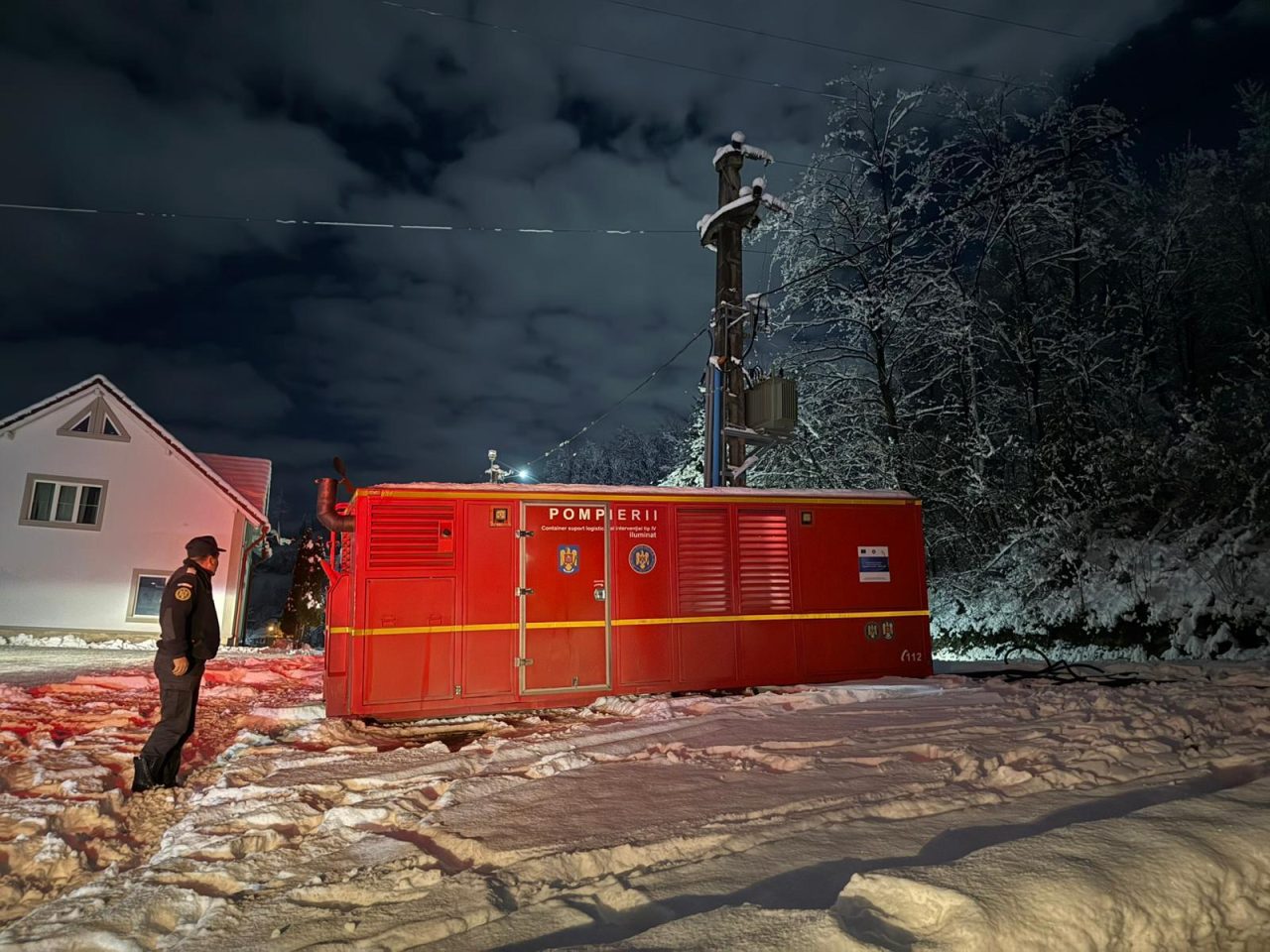 Autorităţile mobilizează Comitetul Energetic de Iarnă, după ce zeci de comune din ţară au rămas fără curent electric, din cauza viscolului - Ziarul National