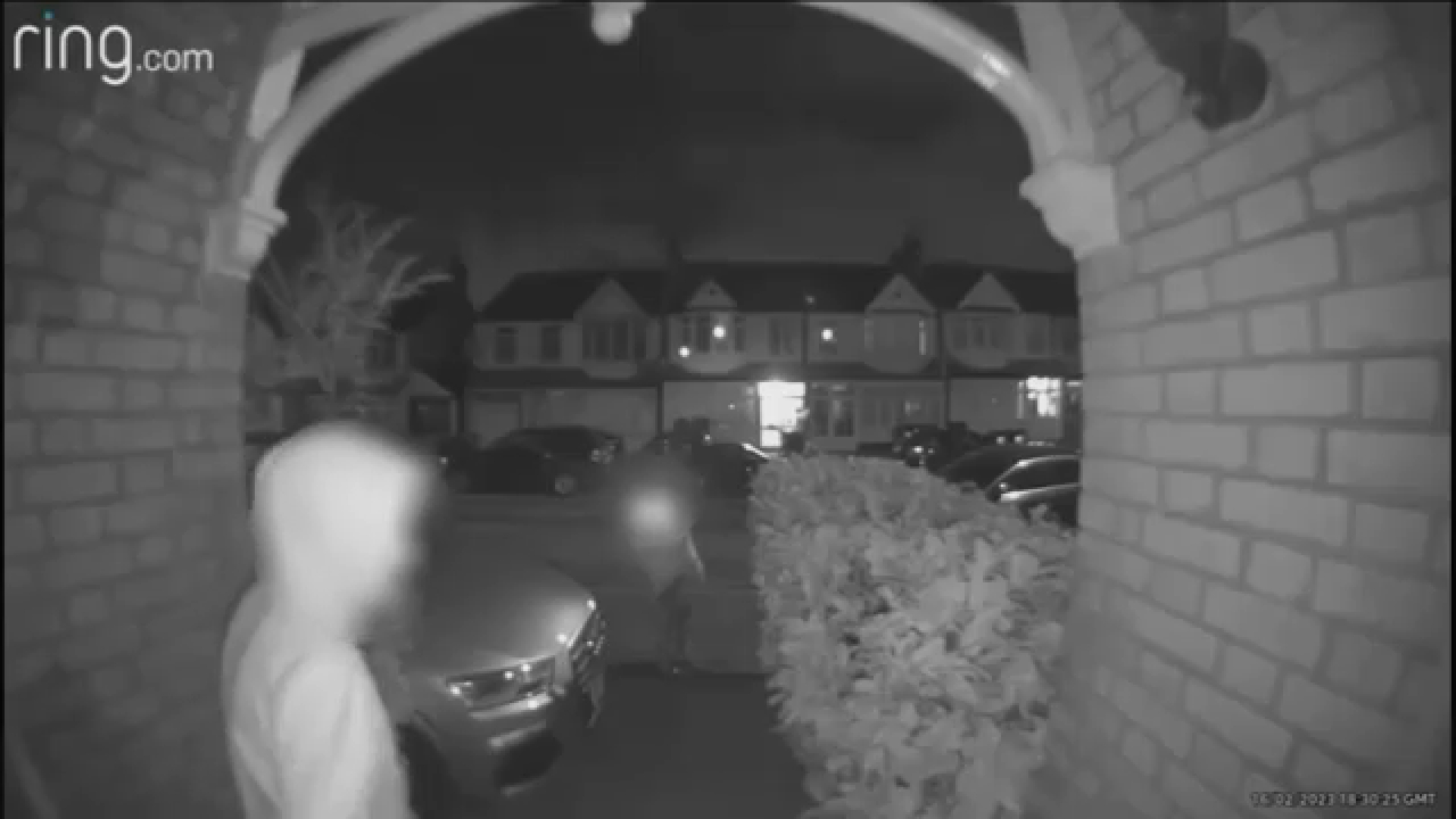 Door-Kicking Challenge: când „o glumă de pe internet” devine un pericol real și dovada eșecului educației - Ziarul National