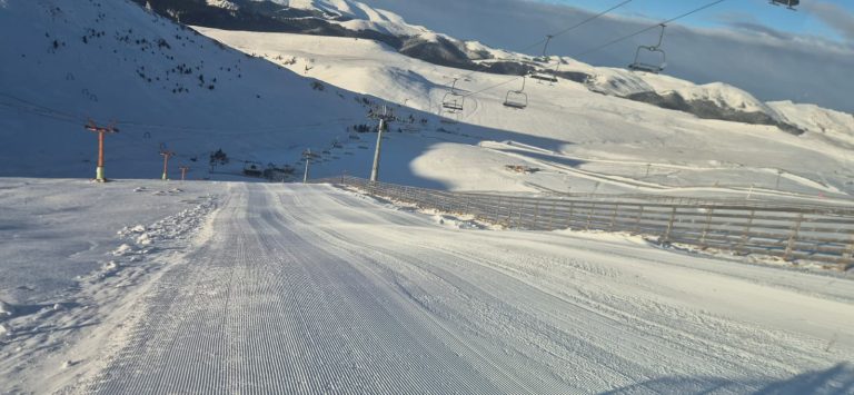 Probleme pe domeniul schiabil Sinaia din cauza gerului: minus 25 de grade în Bucegi