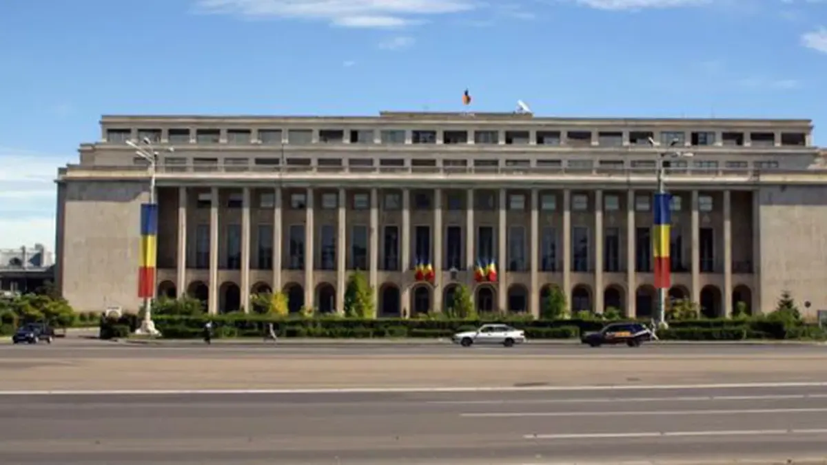 Se taie în carne vie. Dispar inspectorii guvernamentali, consilierii demnitarilor și angajații din prefecturi - Ziarul National